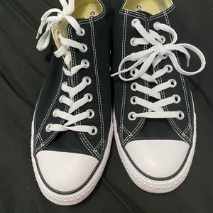 Size Men’s 10.5, Womens 12.5. Brand New Converse!